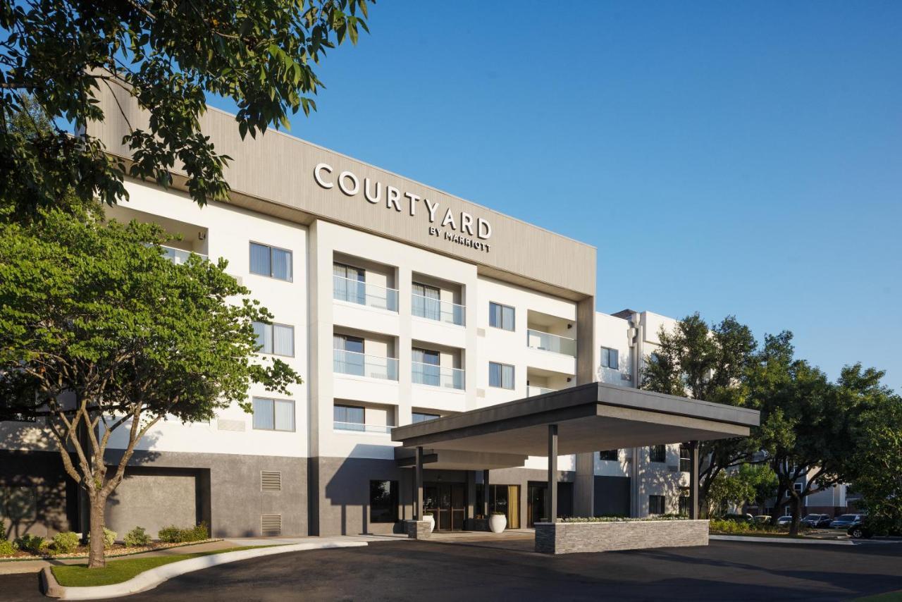 Courtyard Austin South Hotel Exterior photo