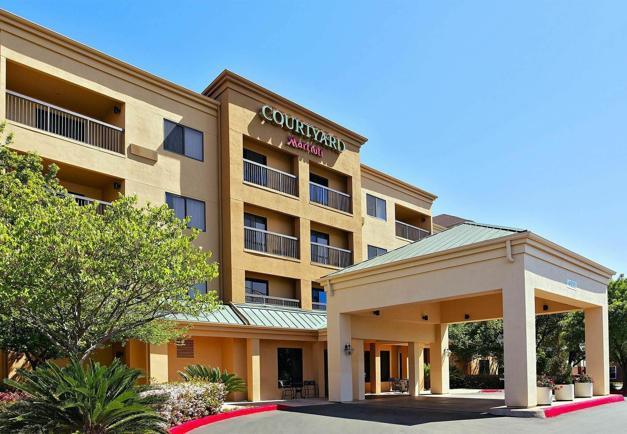 Courtyard Austin South Hotel Exterior photo